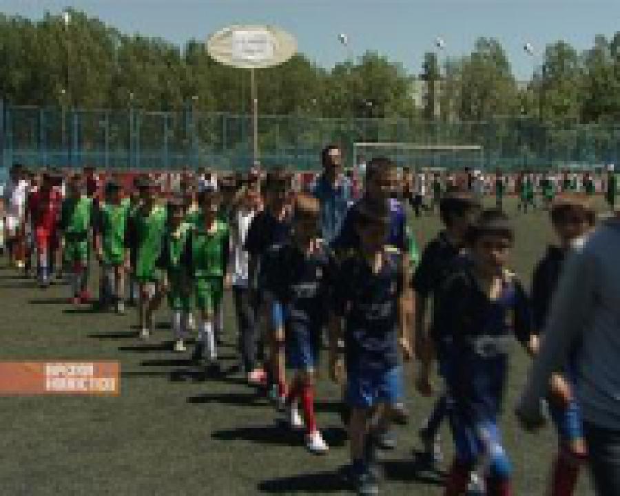 В Махачкале открылся фестиваль детских футбольных команд