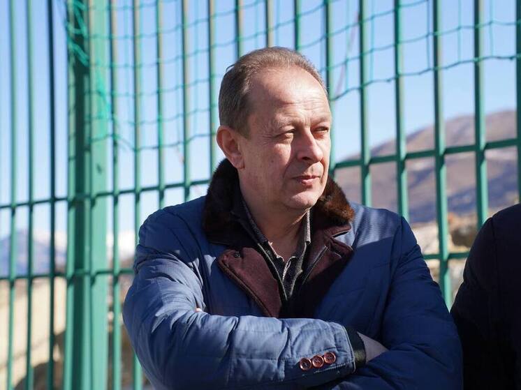 Муслим Телякавов проконтролировал ход строительства спортобъектов в Ботлихском районе