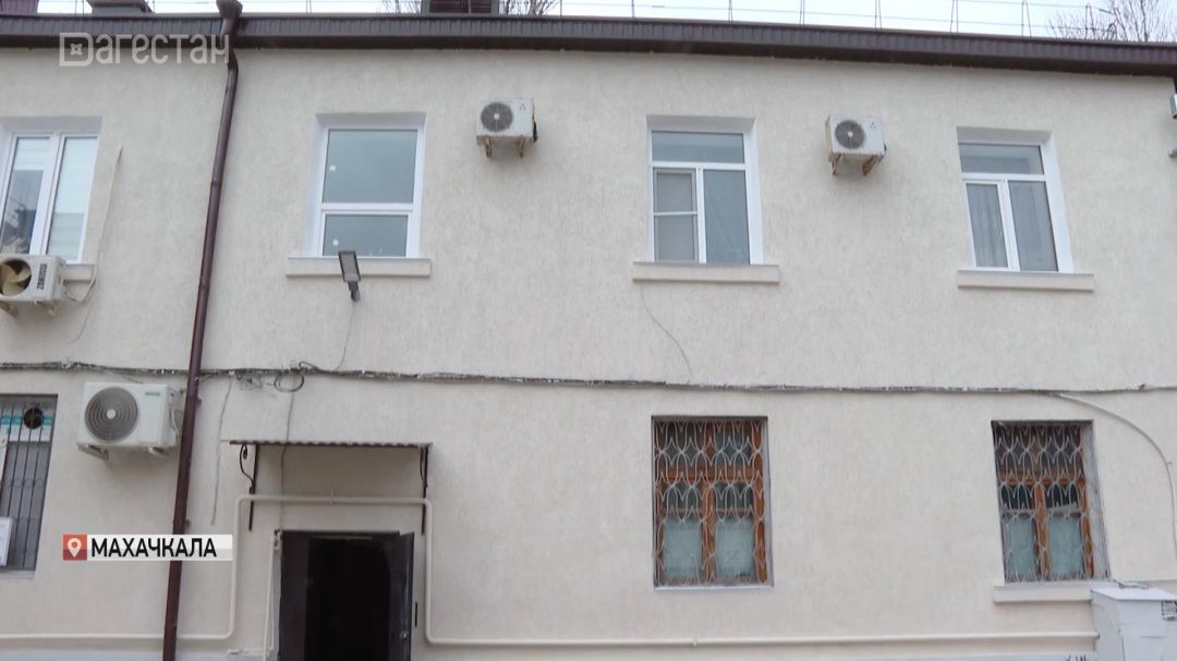 Обновлены фасад и кровля 