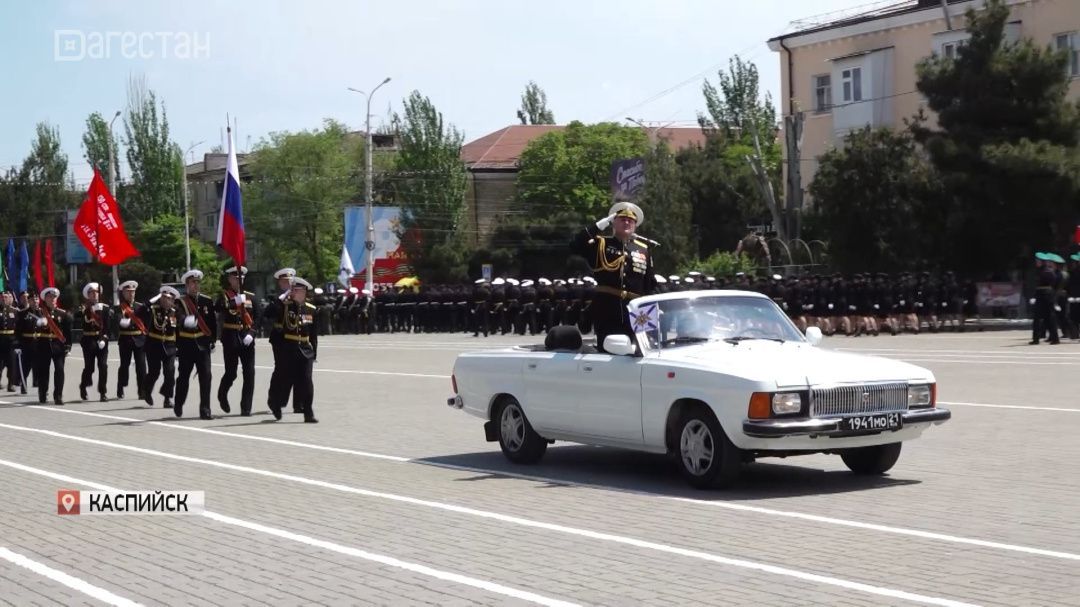 Парад Победы прошел в Каспийске