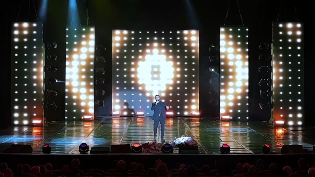 «Аьрщи ва агьлу».  «С праздником, милые дамы» 