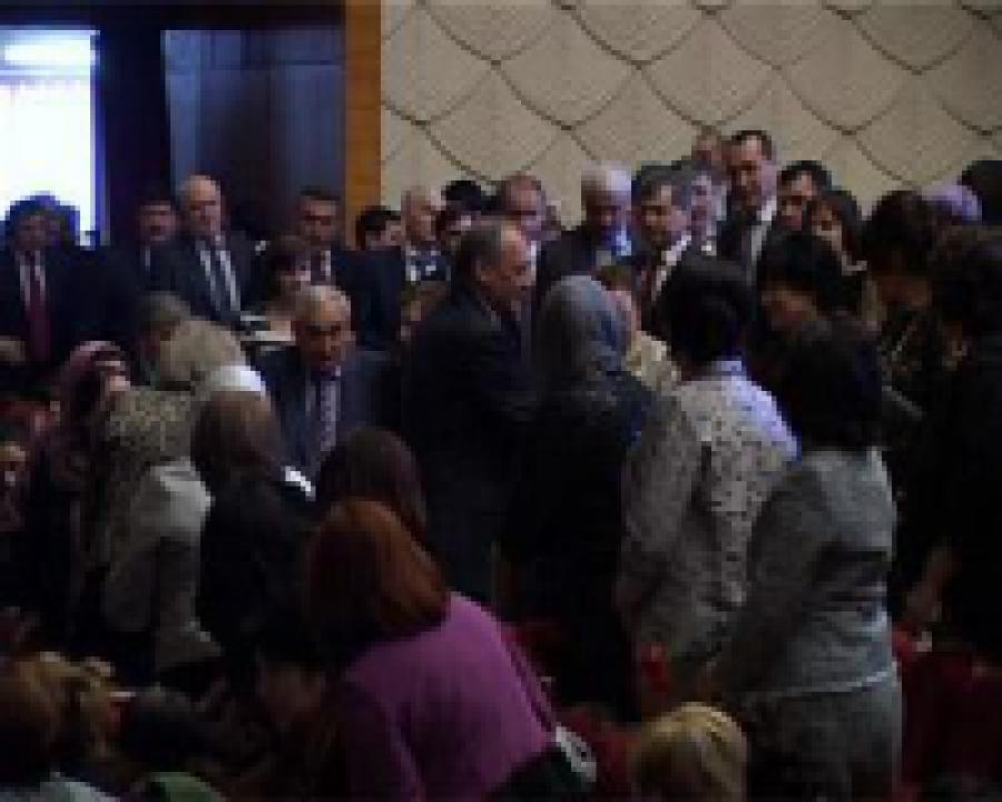 В преддверии 8 марта в Русском театре прошел праздничный концерт