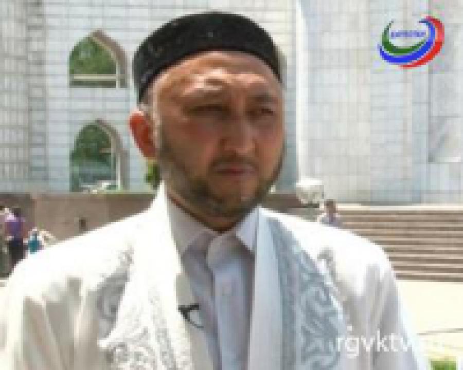 Алматинские имамы призвали абитуриентов читать молитву перед экзаменом