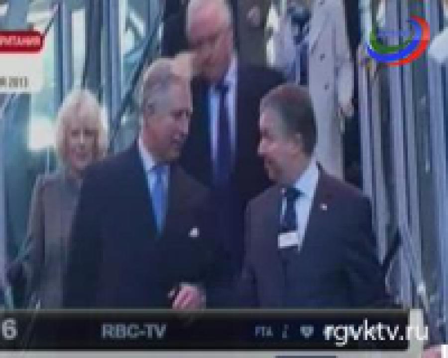 Принц Чарльз спустился в метро