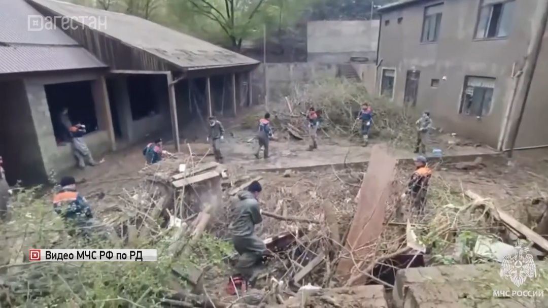 Группировка спасателей Донского центра МЧС России завершила работу в Дагестане 