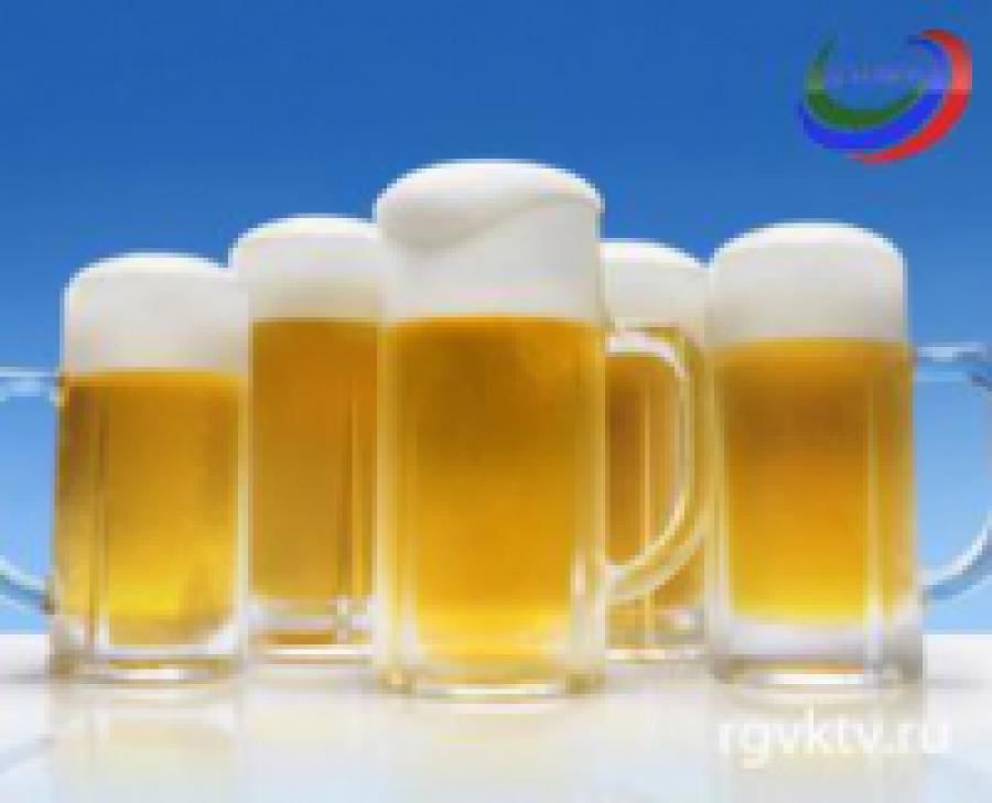 Немецкий официант установил рекорд по доставке кружек пива к столику