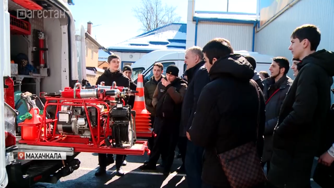 В ситуационном центре МЧС Дагестана устроили день открытых дверей